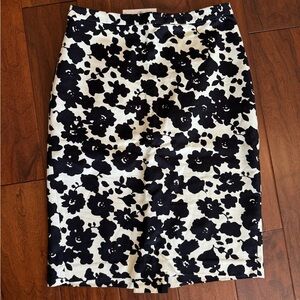 Loft - Floral Pencil Skirt in Black and White